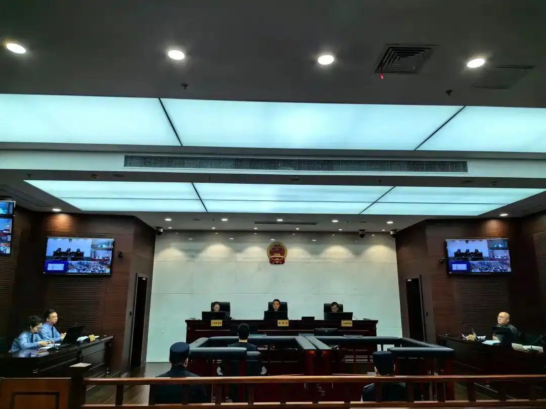 股票杠杆交易平台_ 上海首例股票场外配资金融犯罪案件 _